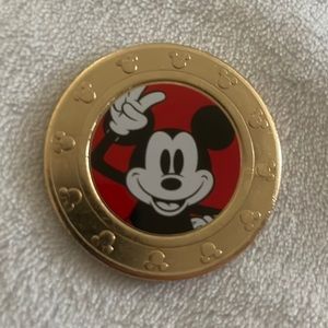Frankford Mickey red background coin
